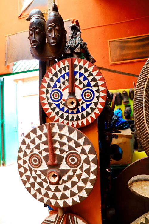 西非風情，手工瑰寶 布基納法索特色工藝品與禮儀用品鑒賞