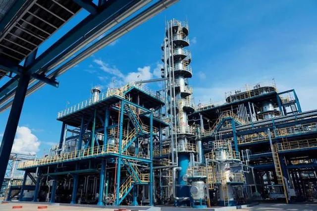 【安慶石化產出首批烷基化油】3月23日,中國石化安慶石化公司30萬噸/